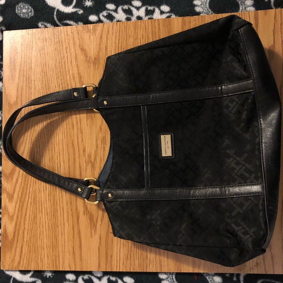 TOMMY HILFIGER PURSE - Picture 1 of 4